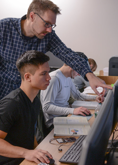 student attending the IT support lecture