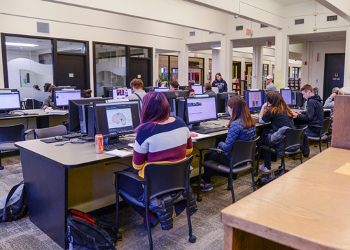 Picture of Utica Library Computer Lab